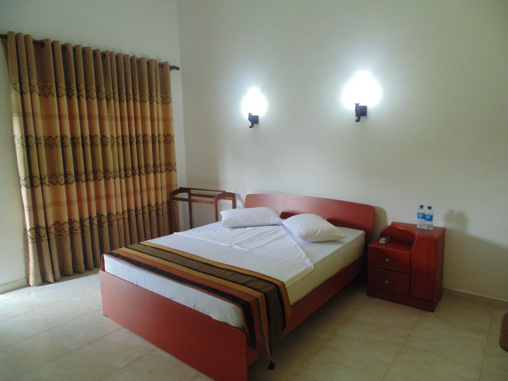 White Eagle Hotel Sigiriya Bagian luar foto