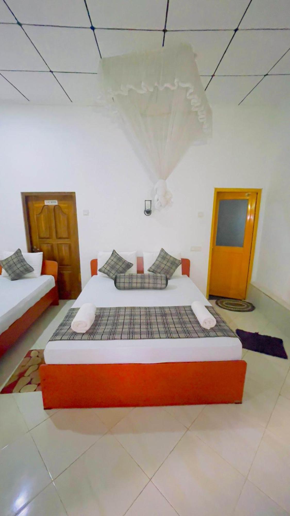 White Eagle Hotel Sigiriya Bagian luar foto