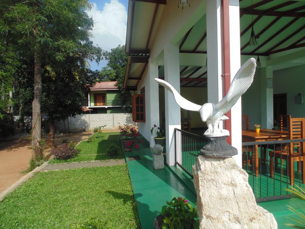 White Eagle Hotel Sigiriya Bagian luar foto