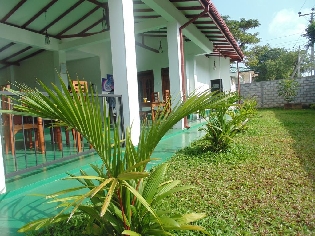 White Eagle Hotel Sigiriya Bagian luar foto