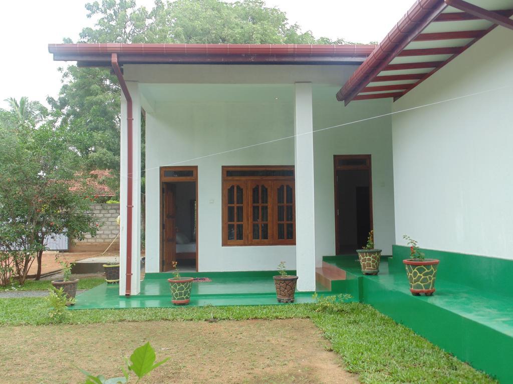 White Eagle Hotel Sigiriya Bagian luar foto